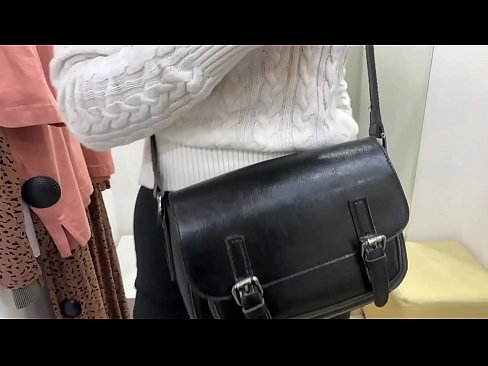 ❤️ Masturbazione pubblica della giovane cagna FeralBerry con un dildo nel camerino ❌ Fottutaal it.hentai-id-tv.ru ❤️